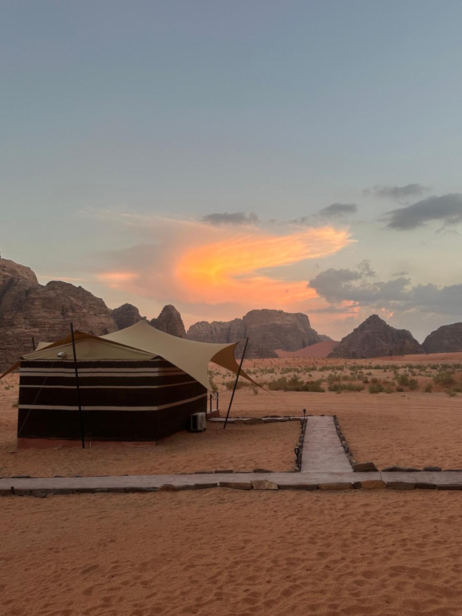 Wadi Rum Mirror Camp Екстер'єр фото