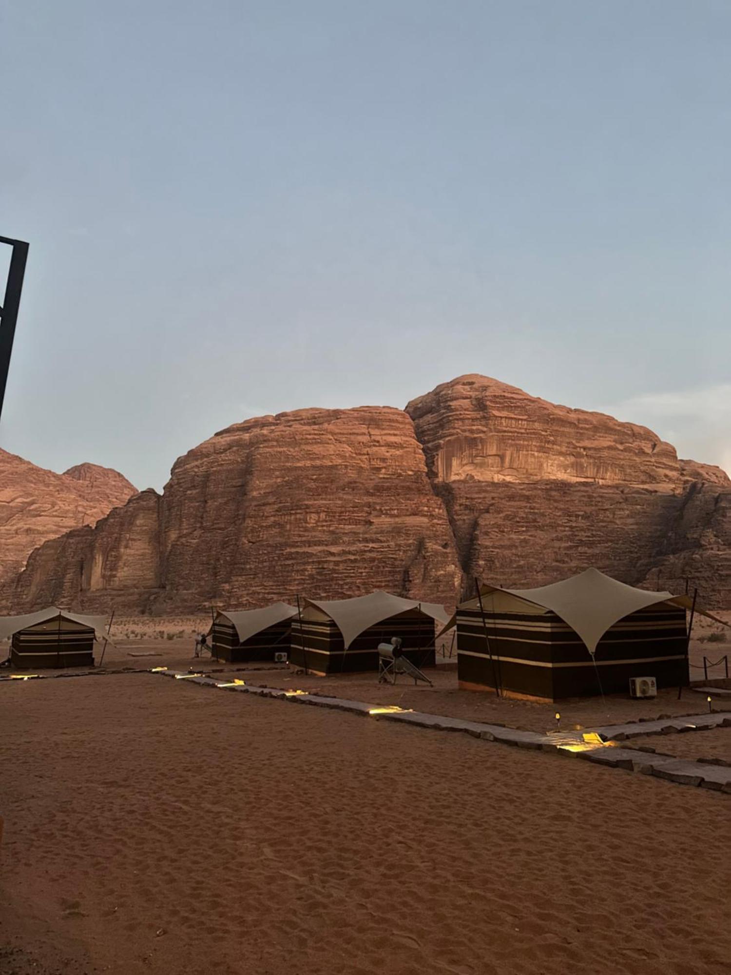 Wadi Rum Mirror Camp Екстер'єр фото