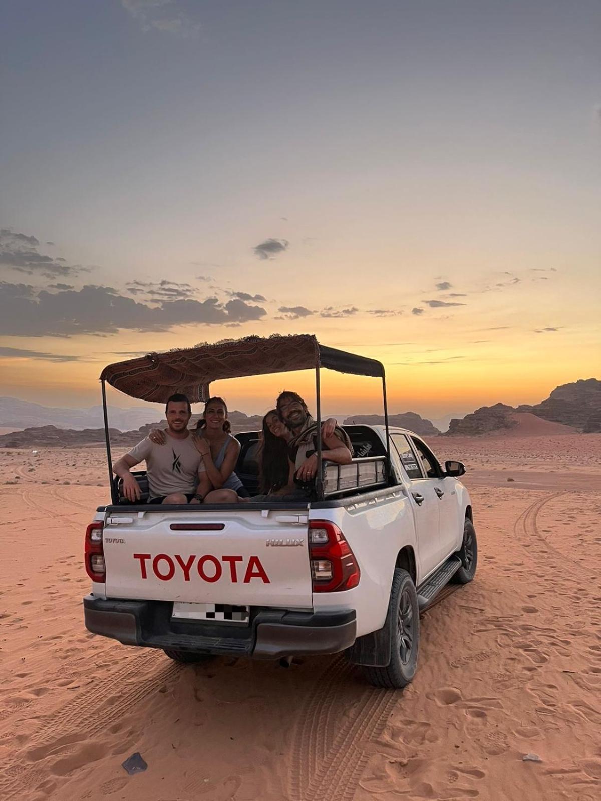 Wadi Rum Mirror Camp Екстер'єр фото